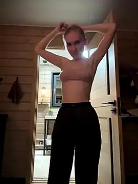 MariaTull online show from October 2, 2025, 6:59 pm