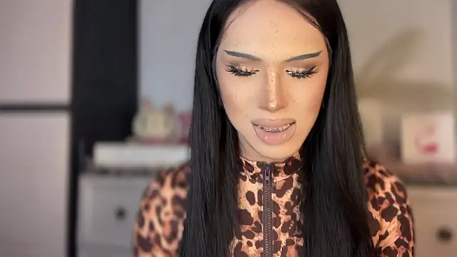 Ts glamxxxx online show from February 18, 2026, 1:01 am