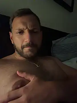 Snapshot of JonJ0 chatting on February 19, 2026, 3:35 am JonJ0 online show from February 19, 2026, 3:35 am