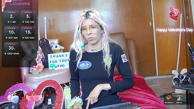 Snapshot of Skinygirl chatting on December 1, 2024, 7:25 pm Skinygirl online show from December 1, 2024, 7:25 pm