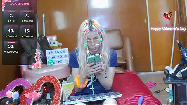 Snapshot of Skinygirl chatting on December 6, 2024, 1:51 am Skinygirl online show from December 6, 2024, 1:51 am
