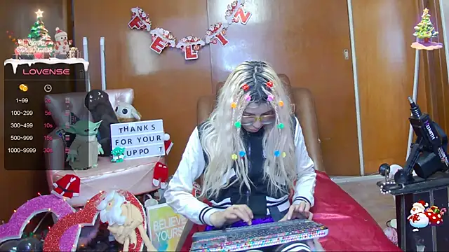 Snapshot of Skinygirl chatting on December 29, 2024, 10:14 pm Skinygirl online show from December 29, 2024, 10:14 pm
