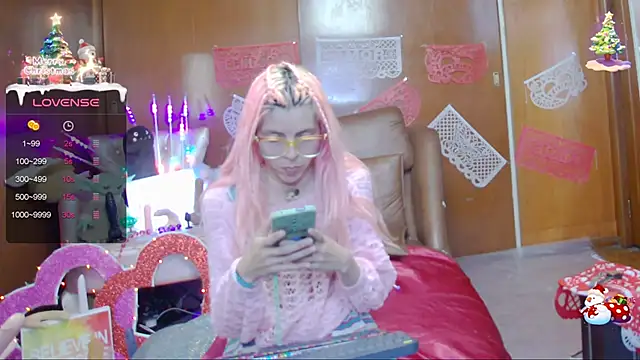 Snapshot of Skinygirl chatting on February 4, 2025, 11:59 pm Skinygirl online show from February 4, 2025, 11:59 pm