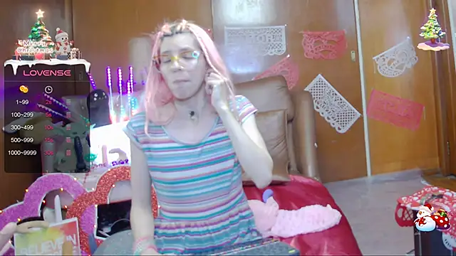 Snapshot of Skinygirl chatting on February 5, 2025, 3:02 am Skinygirl online show from February 5, 2025, 3:02 am