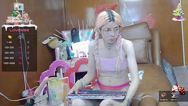 Snapshot of Skinygirl chatting on February 28, 2025, 3:04 am Skinygirl online show from February 28, 2025, 3:04 am