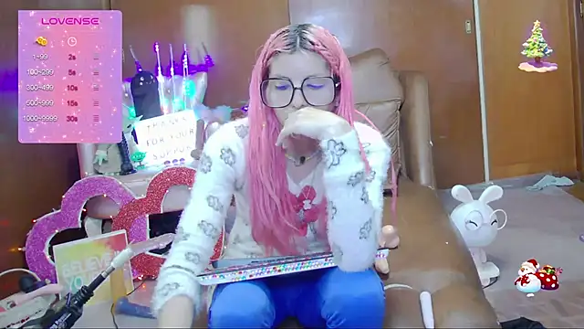 Snapshot of Skinygirl chatting on September 13, 2025, 2:22 am Skinygirl online show from September 13, 2025, 2:22 am