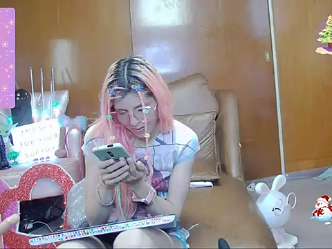 Snapshot of Skinygirl chatting on October 21, 2025, 1:06 am Skinygirl online show from October 21, 2025, 1:06 am