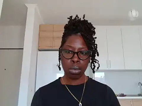 Snapshot of MadamIndigo chatting on February 21, 2026, 10:38 am MadamIndigo online show from February 21, 2026, 10:38 am