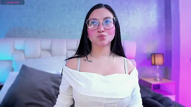 lucy neil online show from January 25, 2025, 7:07 pm