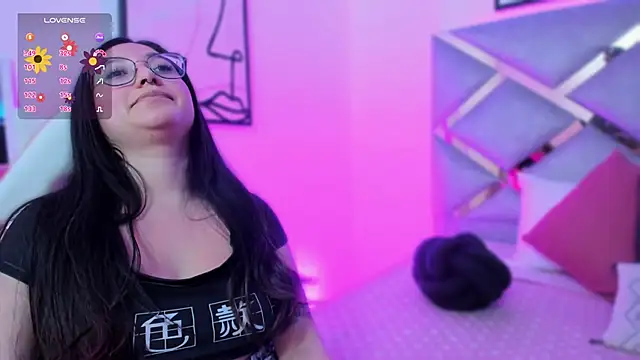 lucy neil online show from February 28, 2025, 2:53 pm