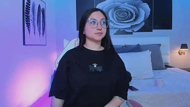 lucy neil online show from March 7, 2025, 7:05 pm