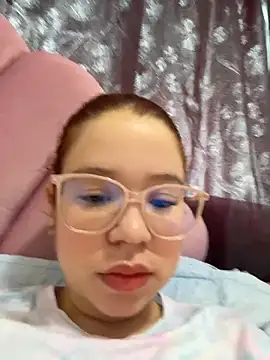 Snapshot of Lucyklein2022 chatting on March 13, 2026, 2:23 pm Lucyklein2022 online show from March 13, 2026, 2:23 pm