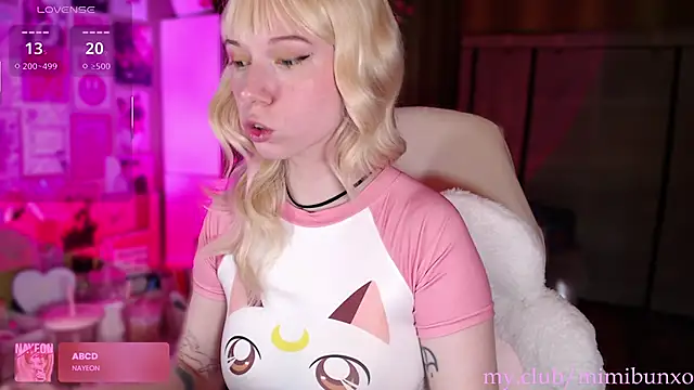 Snapshot of freya_sunny chatting on March 27, 2026, 5:02 am freya sunny online show from March 27, 2026, 5:02 am