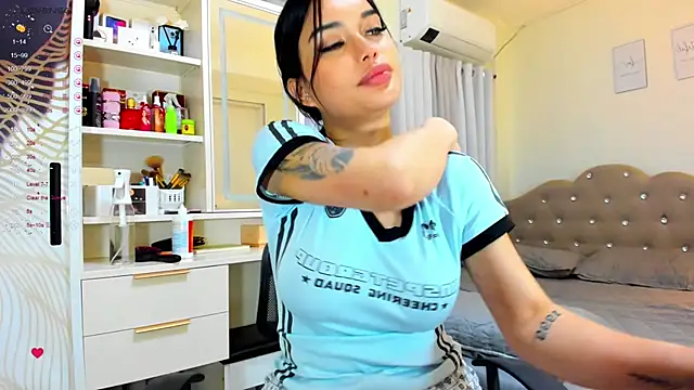 FuckDollNicky online show from February 6, 2025, 8:18 am