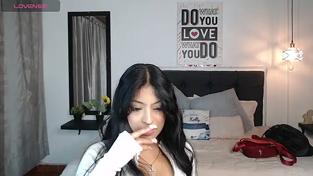 vaness weet online show from March 9, 2025, 7:48 pm