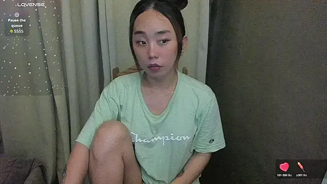 Snapshot of MissAyaCollins chatting on October 17, 2025, 6:27 am MissAyaCollins online show from October 17, 2025, 6:27 am