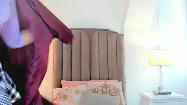 Snapshot of Emma_Torres__ chatting on May 18, 2026, 12:55 pm Emma Torres online show from May 18, 2026, 12:55 pm