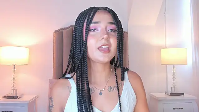 Snapshot of Emma_Torres__ chatting on May 25, 2026, 12:22 pm Emma Torres online show from May 25, 2026, 12:22 pm