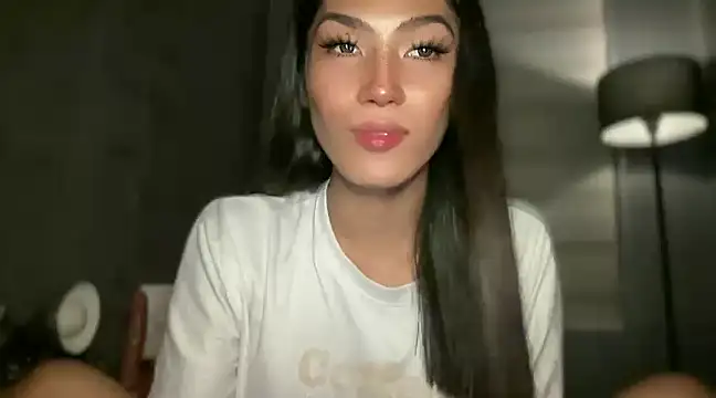 Bella Gordon online show from December 5, 2024, 9:39 pm