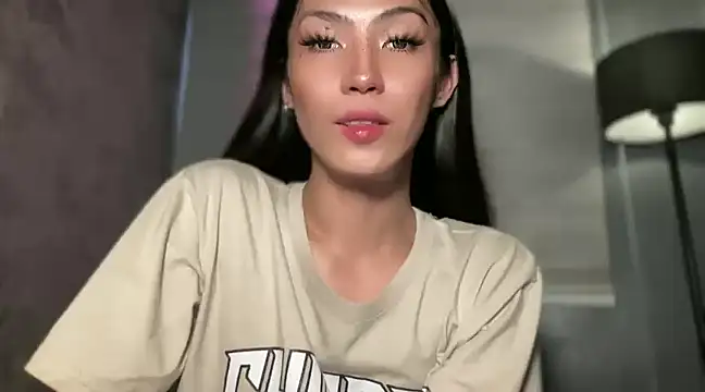 Bella Gordon online show from December 14, 2024, 8:13 am