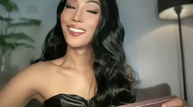 Bella Gordon online show from February 15, 2025, 6:23 am