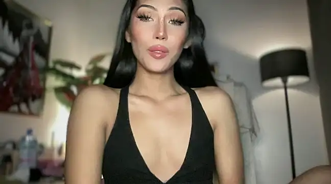 Bella Gordon online show from March 18, 2025, 7:41 am