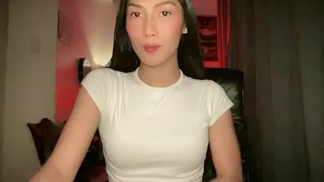 Bella Gordon online show from October 13, 2025, 4:51 pm