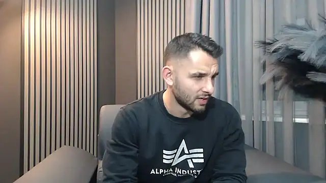 Antoniodiamond online show from September 19, 2025, 7:03 pm