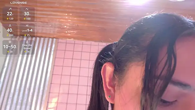 mensia hernandz online show from November 28, 2025, 1:36 pm