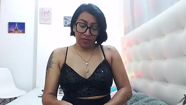 Snapshot of hornywife_ chatting on September 19, 2025, 7:25 pm hornywife online show from September 19, 2025, 7:25 pm