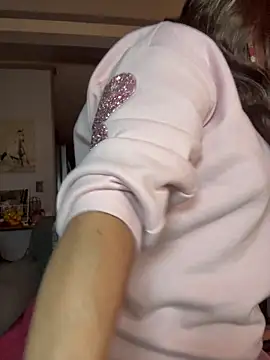 cowgirlc online show from February 4, 2026, 3:34 am