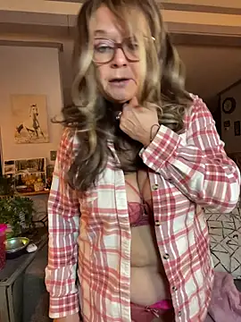 cowgirlc online show from February 6, 2026, 3:44 am