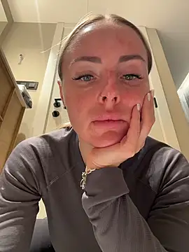 EmaSalis online show from March 1, 2026, 4:42 pm