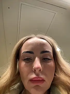 EmaSalis online show from March 22, 2026, 2:09 pm