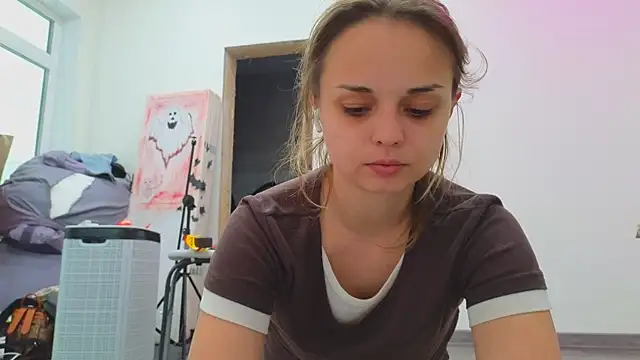 Misss Vikk online show from April 9, 2026, 9:47 am