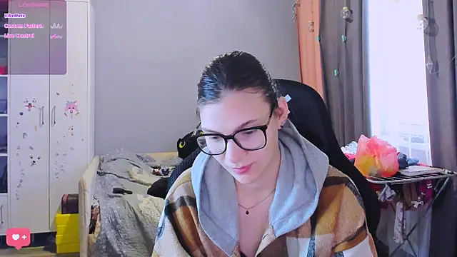 MollyLollipop online show from February 10, 2026, 4:38 am