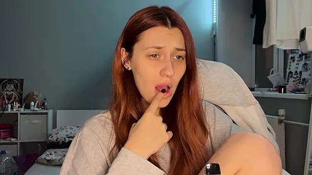 Uniarten online show from October 3, 2025, 6:27 pm