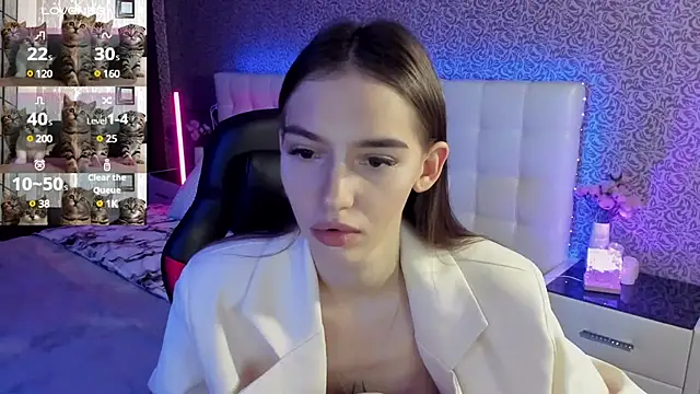 SophieCatty online show from March 3, 2025, 10:49 am