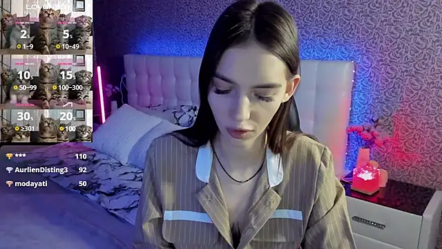 SophieCatty online show from March 7, 2025, 2:34 pm