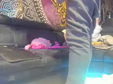 slankecrosdresser online show from December 11, 2024, 7:09 am