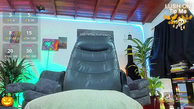 Snapshot of RyanCarter_ chatting on October 31, 2025, 3:35 pm RyanCarter  online show from October 31, 2025, 3:35 pm