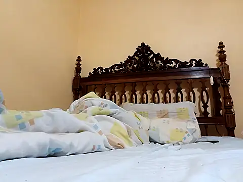 White rabbit  online show from November 8, 2025, 12:44 am