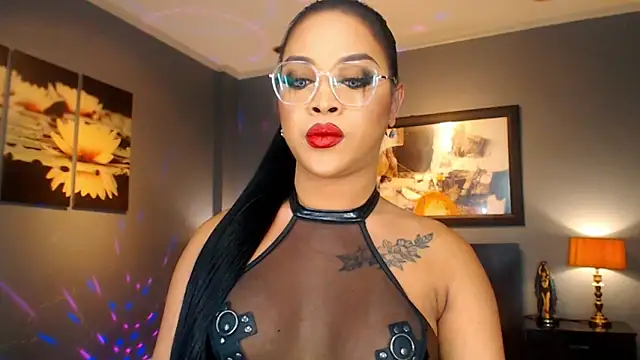 MarryQueen22 online show from May 12, 2026, 11:46 pm