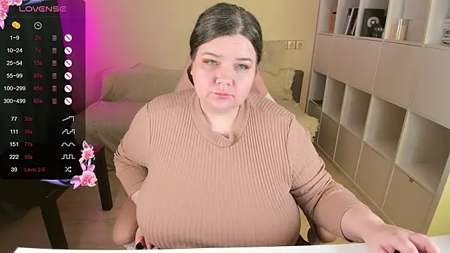 PlumPie online show from September 28, 2025, 4:56 pm