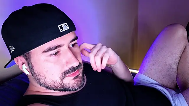 Snapshot of DominantTheo chatting on February 28, 2025, 5:37 am DominantTheo online show from February 28, 2025, 5:37 am