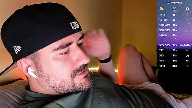 Snapshot of DominantTheo chatting on November 14, 2025, 3:27 am DominantTheo online show from November 14, 2025, 3:27 am