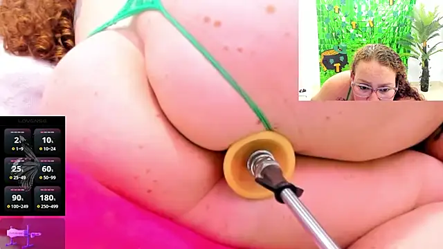 Paulina Davis  online show from March 18, 2025, 2:04 am