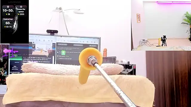 Paulina Davis  online show from March 11, 2026, 1:00 am