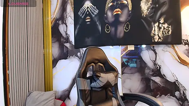 LizzRouse online show from April 11, 2026, 4:44 pm