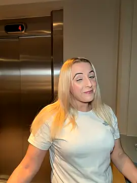 Strongqueen online show from January 7, 2026, 9:06 pm